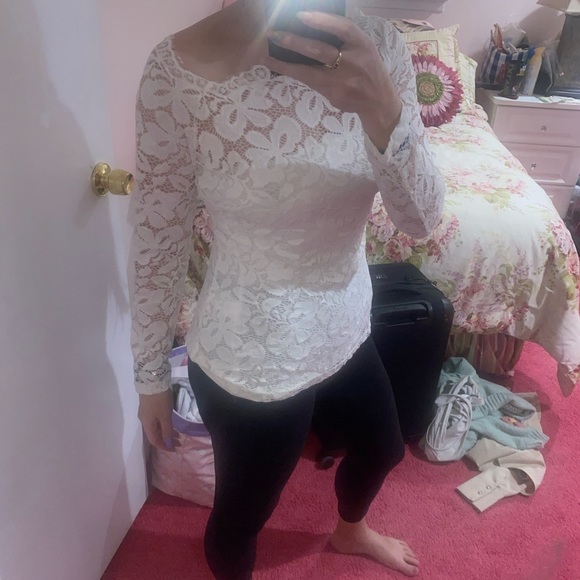 NWT lace top - Picture 2 of 5